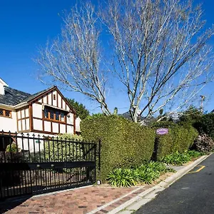 Guest house Knightsbury